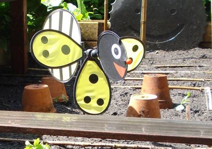 Groentetuin Van Mijn Dochtertje Bij en blij