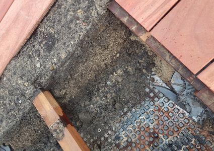 hout en putdeksels altijd ff zoeken