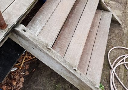 Houten Terras: schoongemaakt en droog